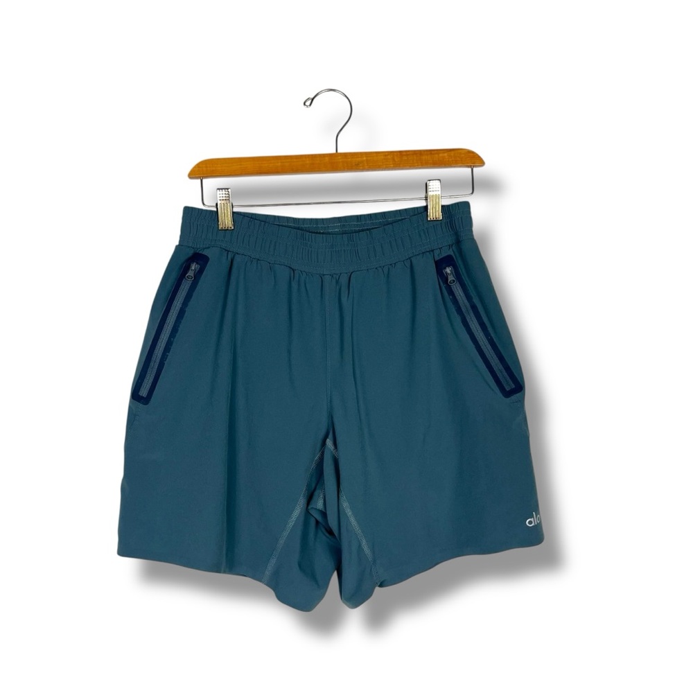 ALO Men’s 2 In 1 Pro Short Med Slate Blue $98 Zip Pockets Lined Gym Logo EUC - Picture 2 of 9